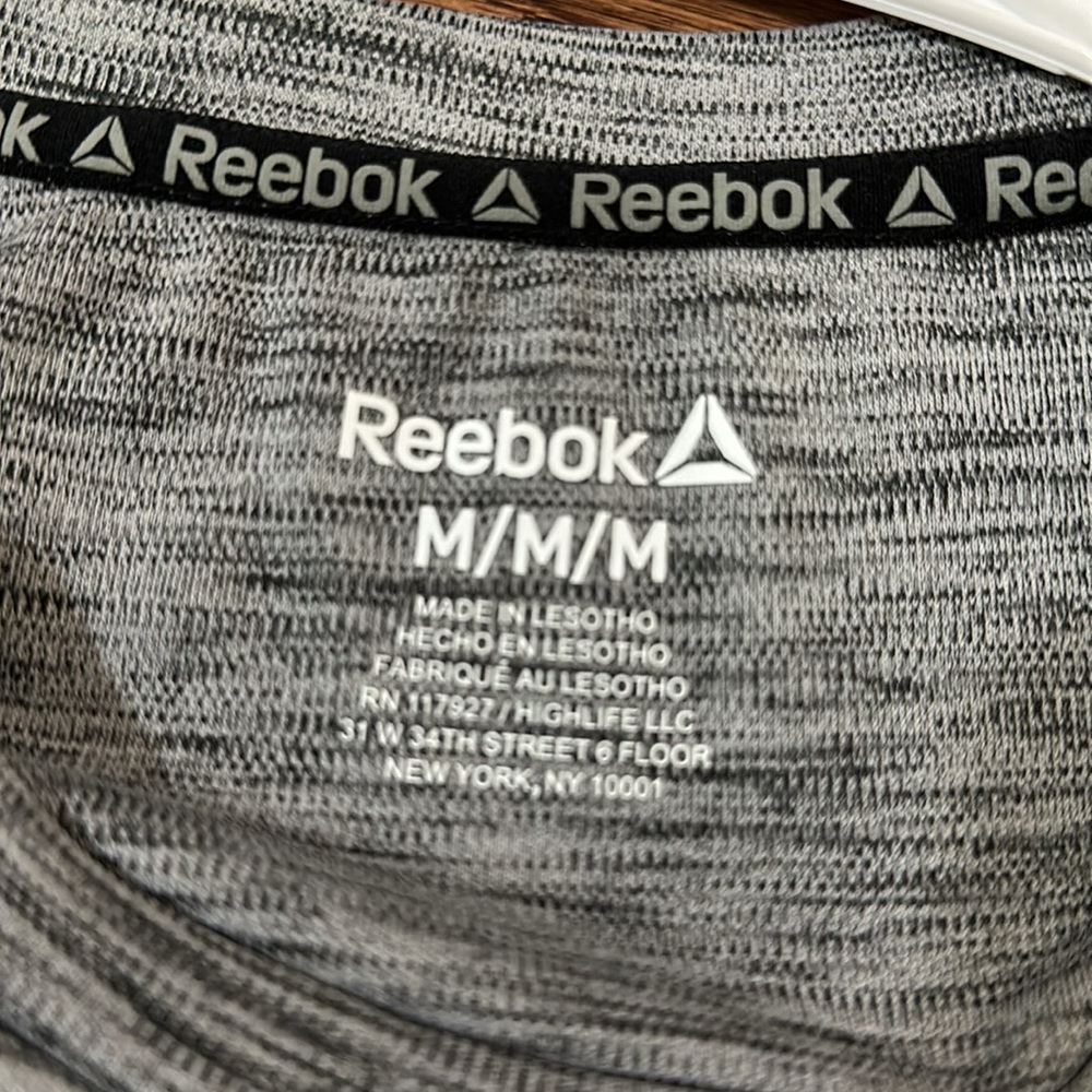 Men’s Reebok t-shirt - Picture 3 of 7